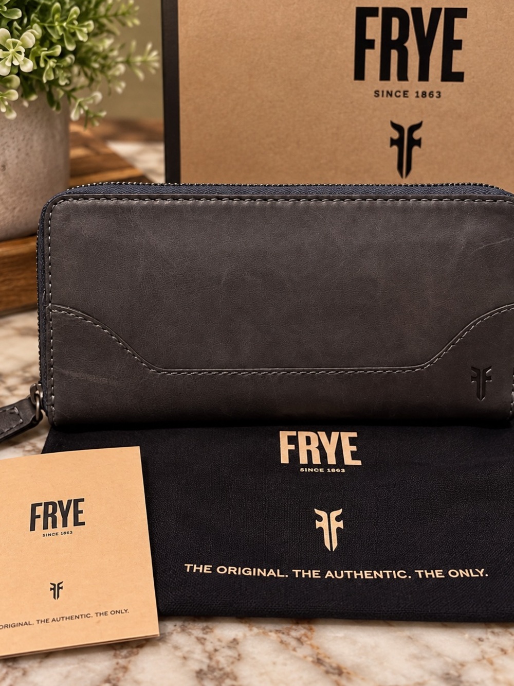 Frye Melissa Zip Wallet in Carbon